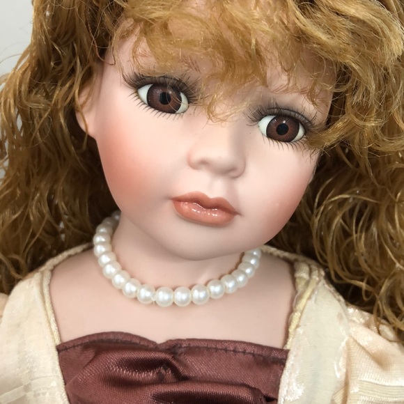 Timeless treasures Porcelain vintage doll. With tag. 18-20". - Picture 3 of 8